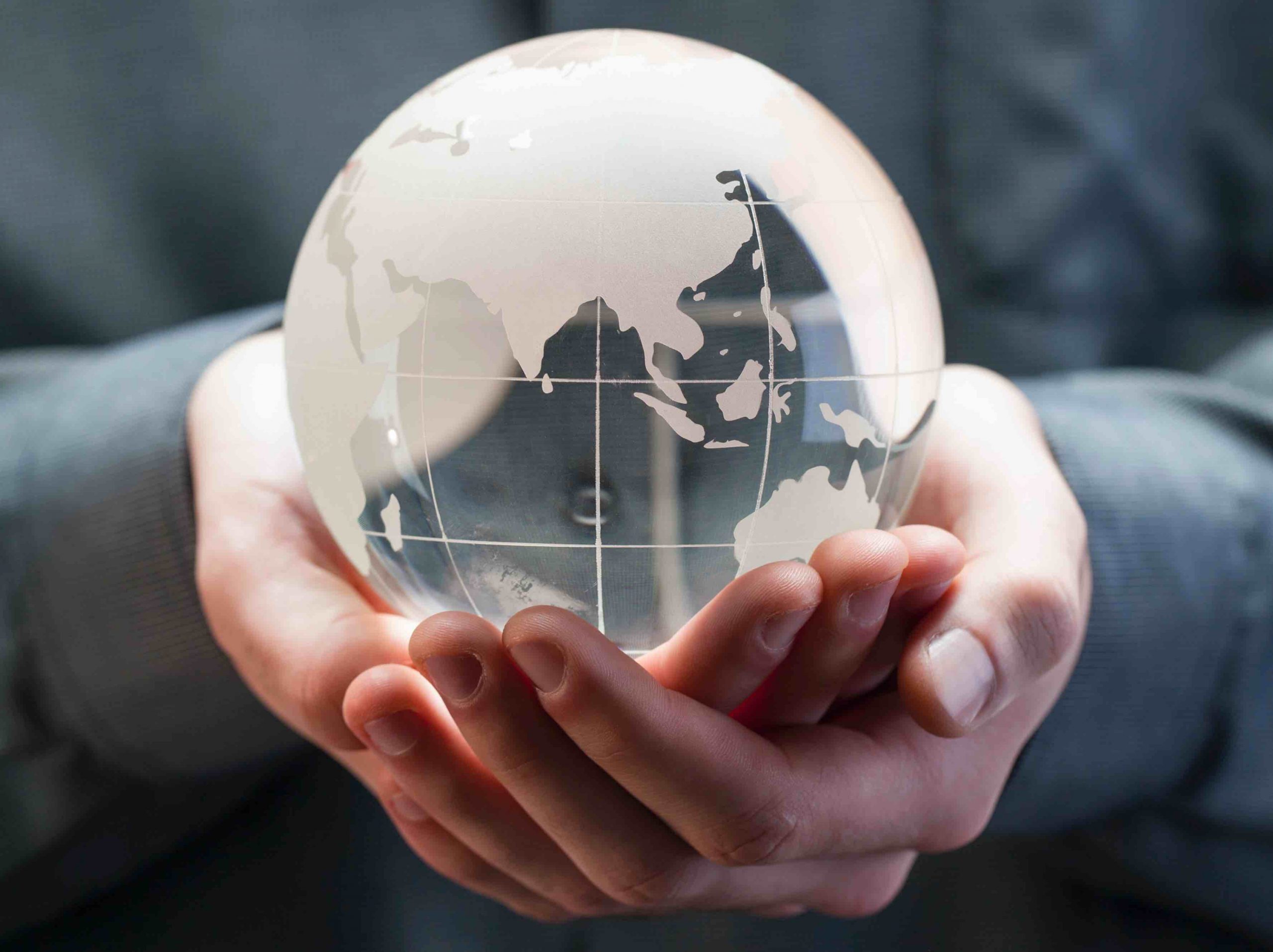 bill-oxford-rdLERs3ZGgQ-unsplash 03 Globe in hands